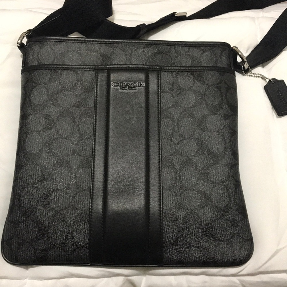 Men’s gray black coach bag